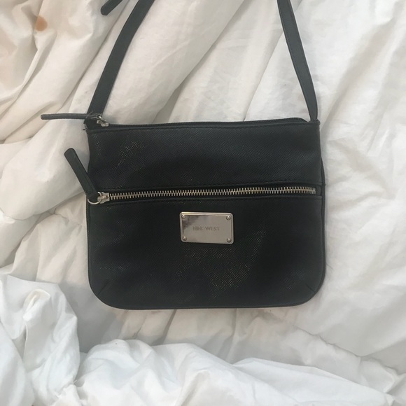 Nine West small purse with adjustable arm strap - Picture 2 of 6